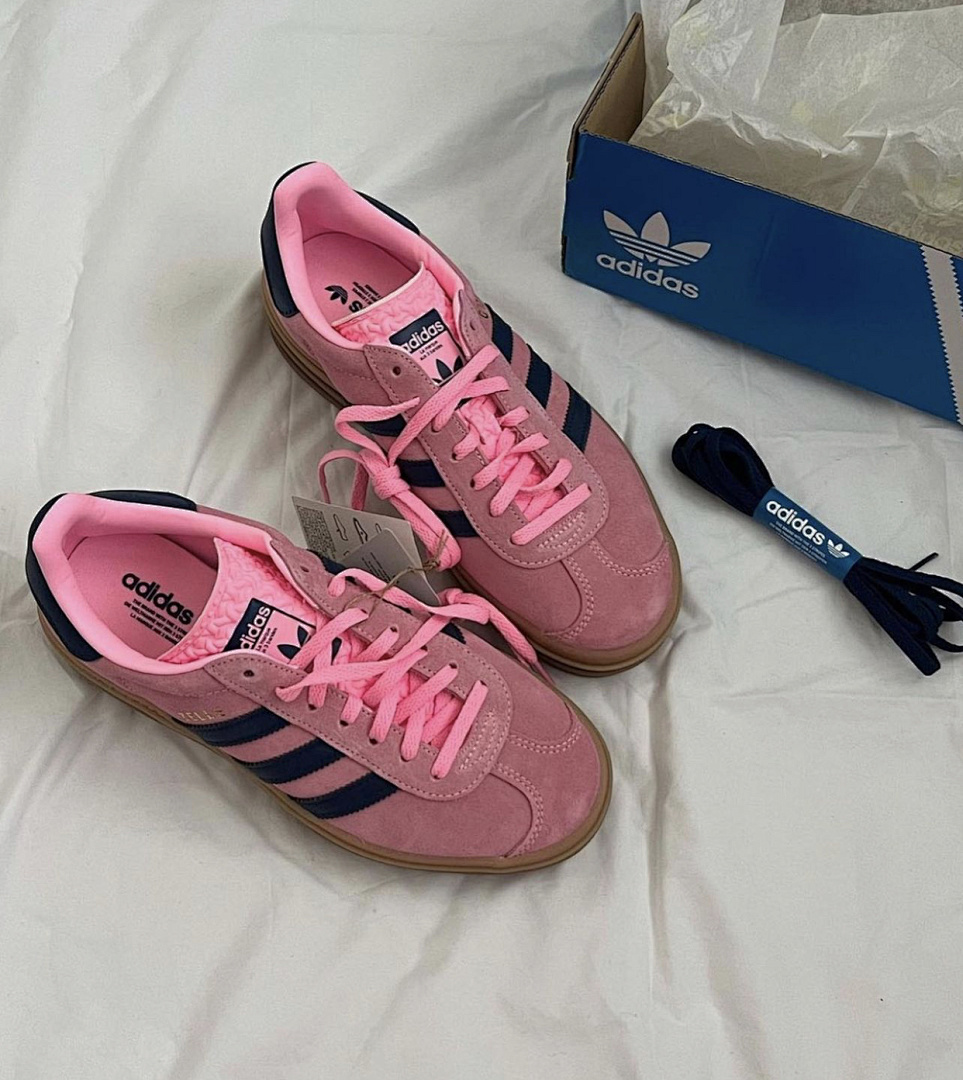 ADIDAS GAZELLE 50.8$    10150-T