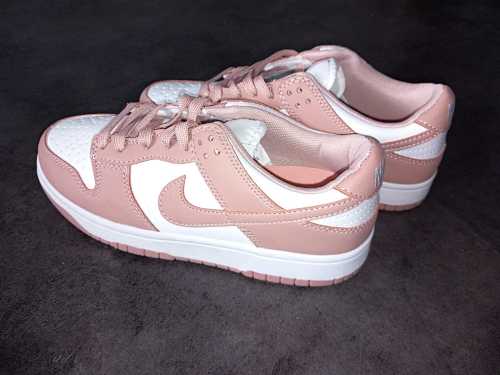 Dunk low NIKE SB 40$    9456-T