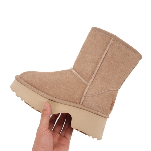 UGG 50.34$   CODE 279-10452-T