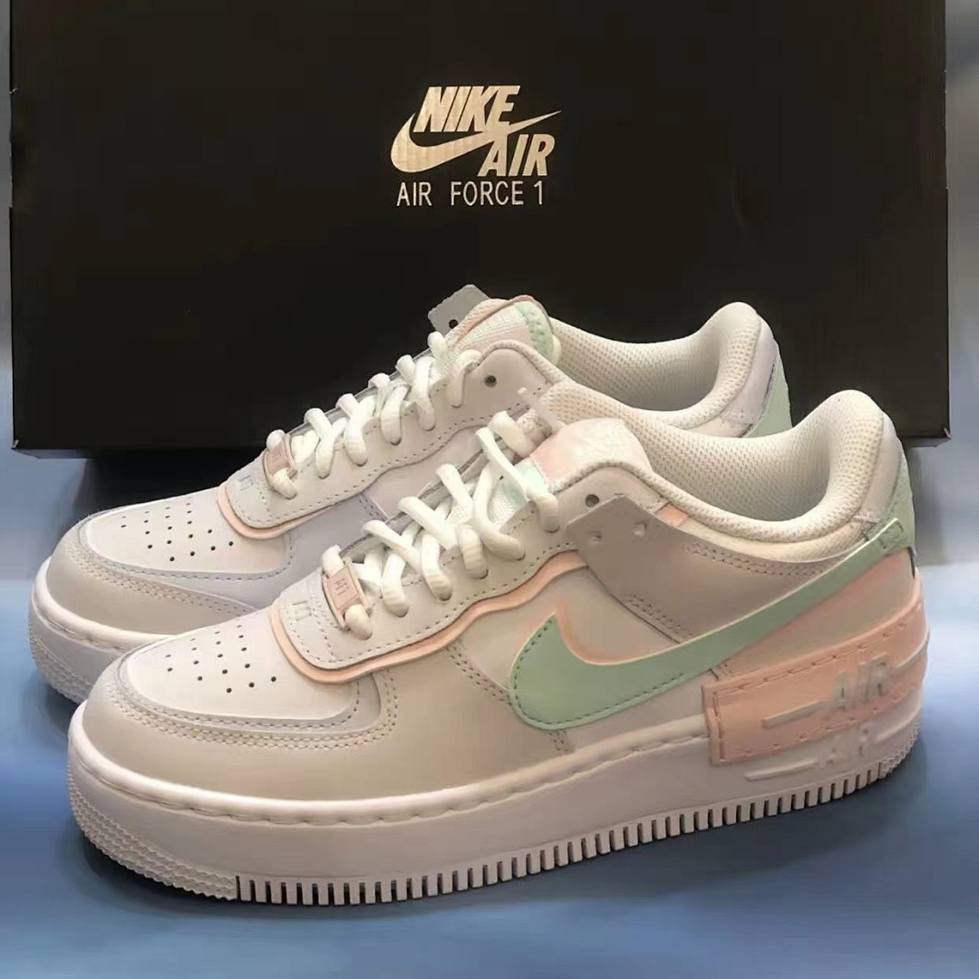 8576-T  41$ NIKE