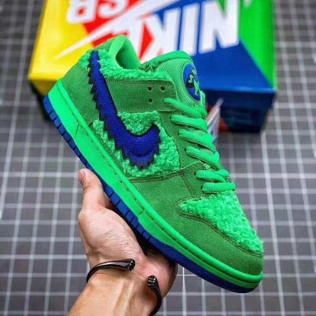 NIKE 5A+  44.9$    9423-T