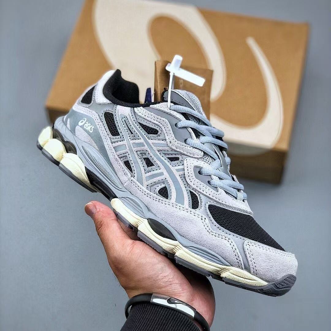 asics 72.99$    11148-T