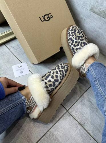 UGG 68.99$    10844-T