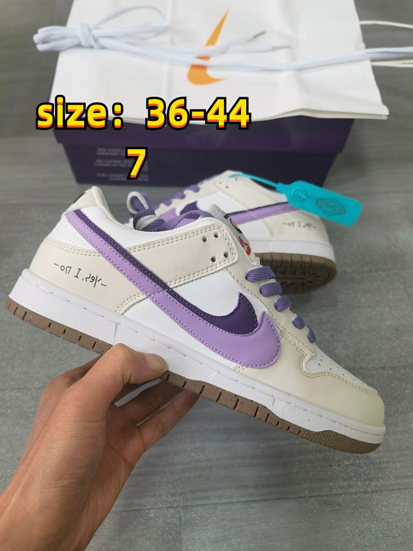 NIKE 35.65$  code 436-9803-T