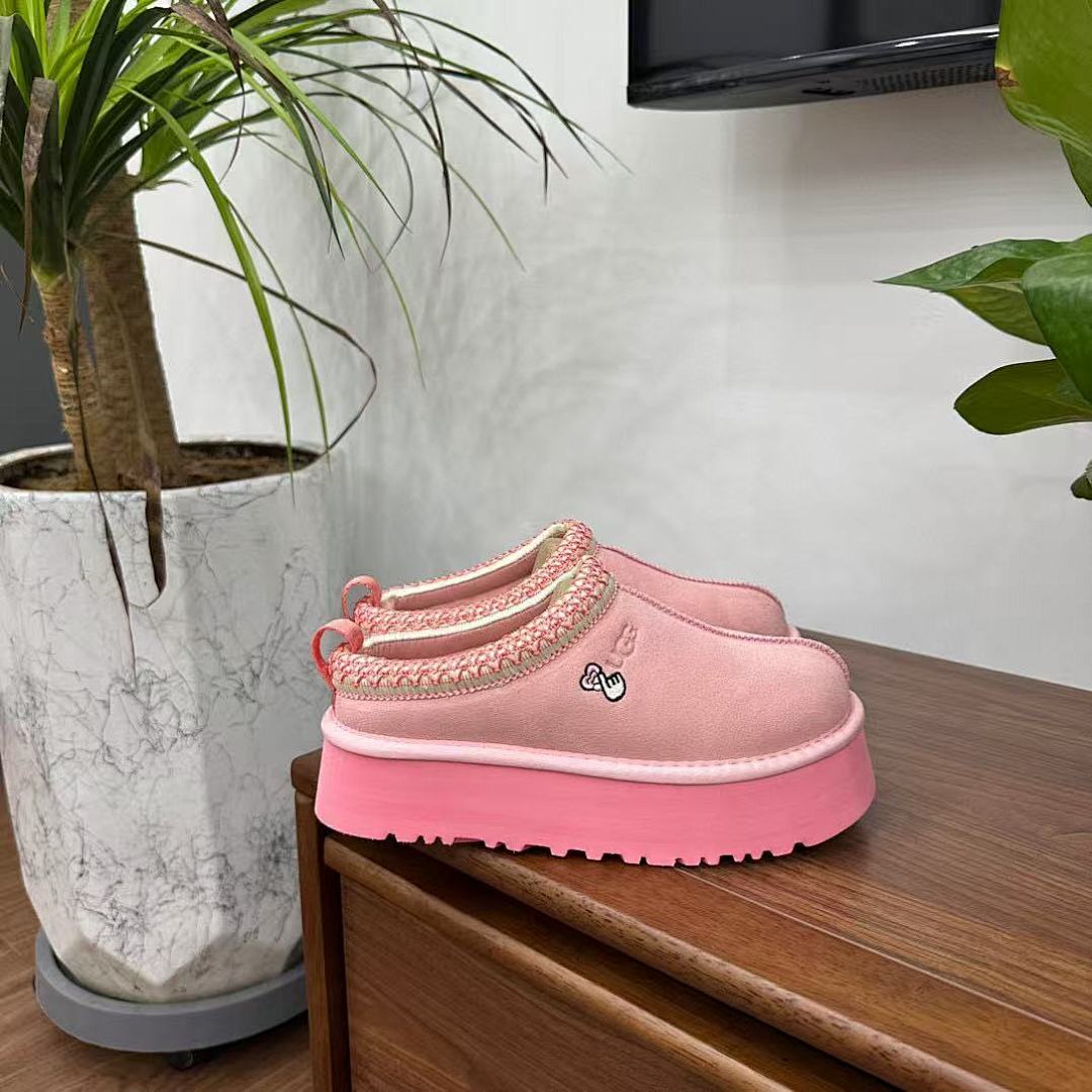 UGG 62.99$    10907-T