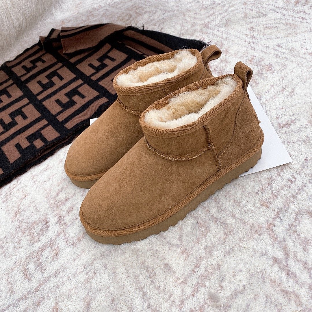 279-8682-T  38.66$ UGG