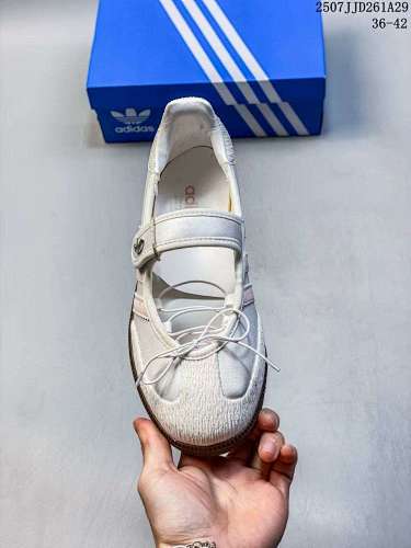 ADIDAS 56.8$    10741-T