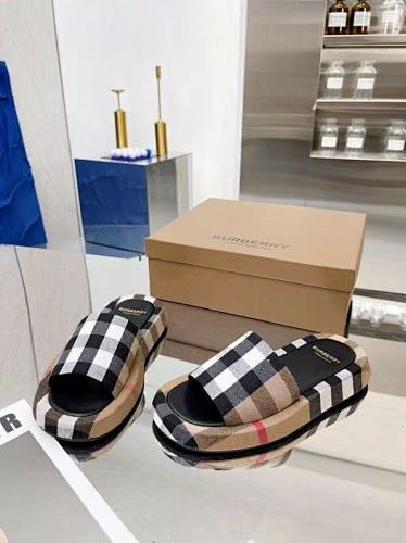 Burberry 82.9$    10957-T