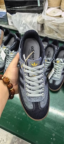 ADIDAS 70$    10846-T