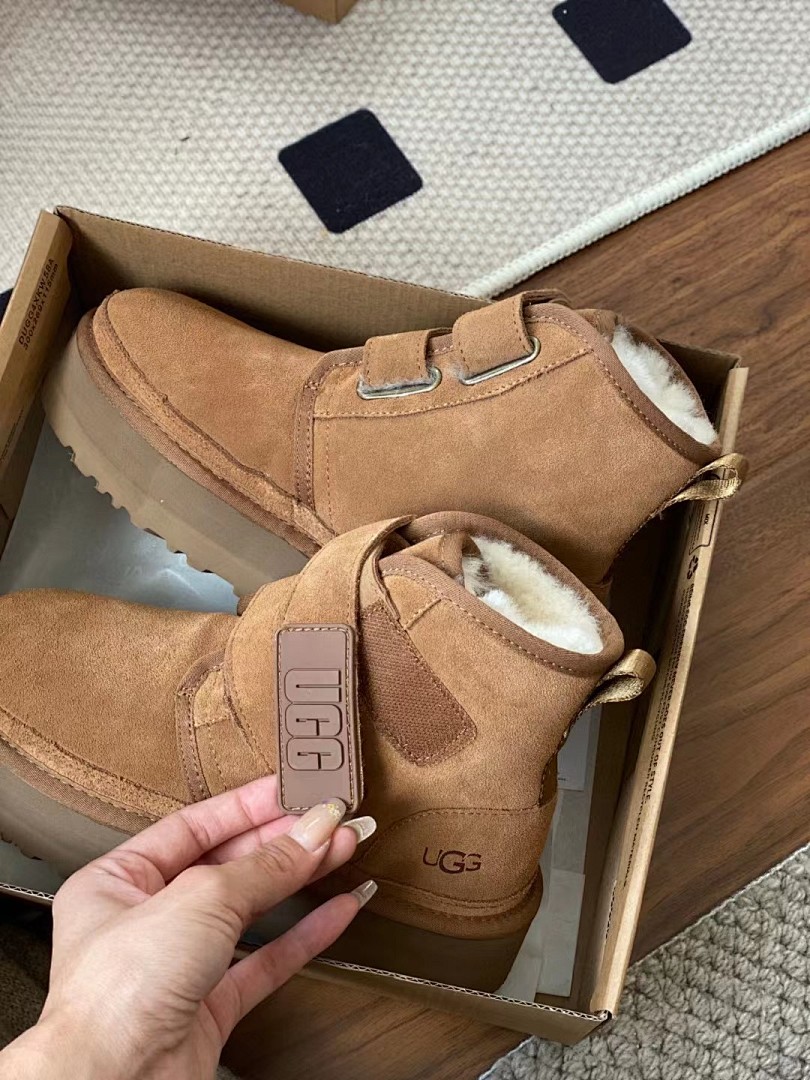 UGG 61.99$ CODE 279-9616-T
