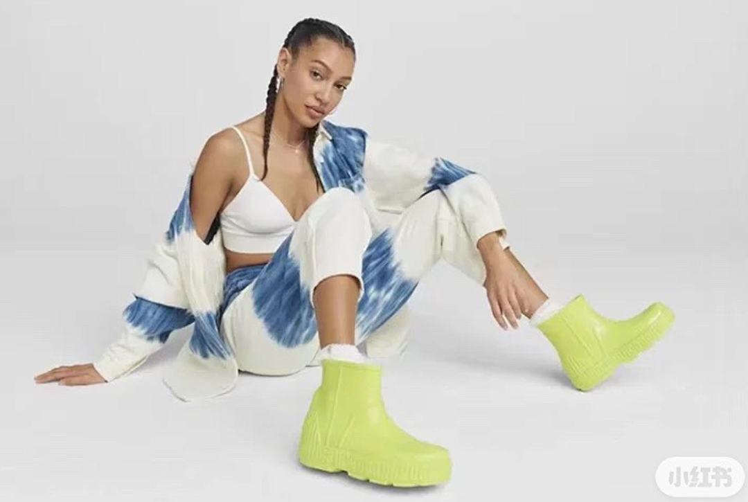 UGG rain boots  $58     10041-T