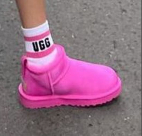 279-8692-T  38.99$ UGG