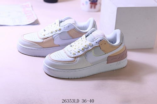8696-T  NIKE 38.66$