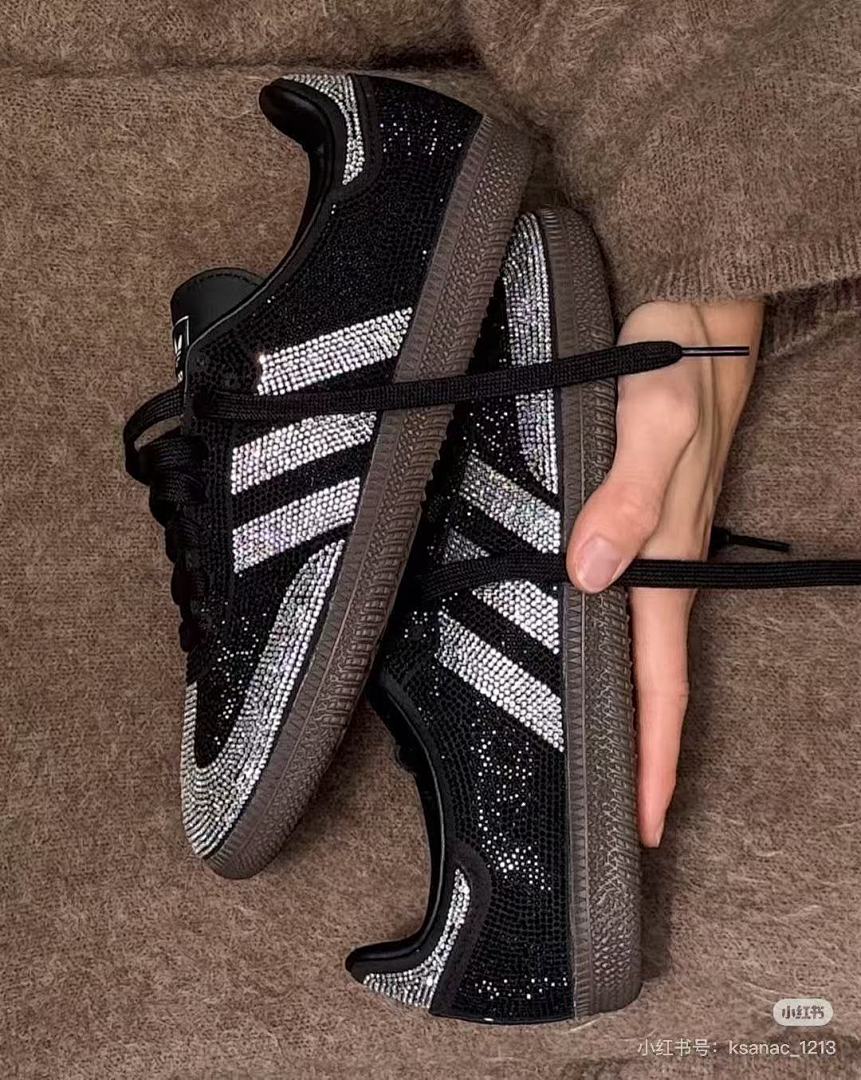 ADIDAS 61.99$    11116-T