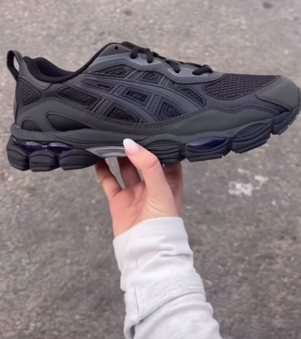 ASICS 65.99$   11004-T