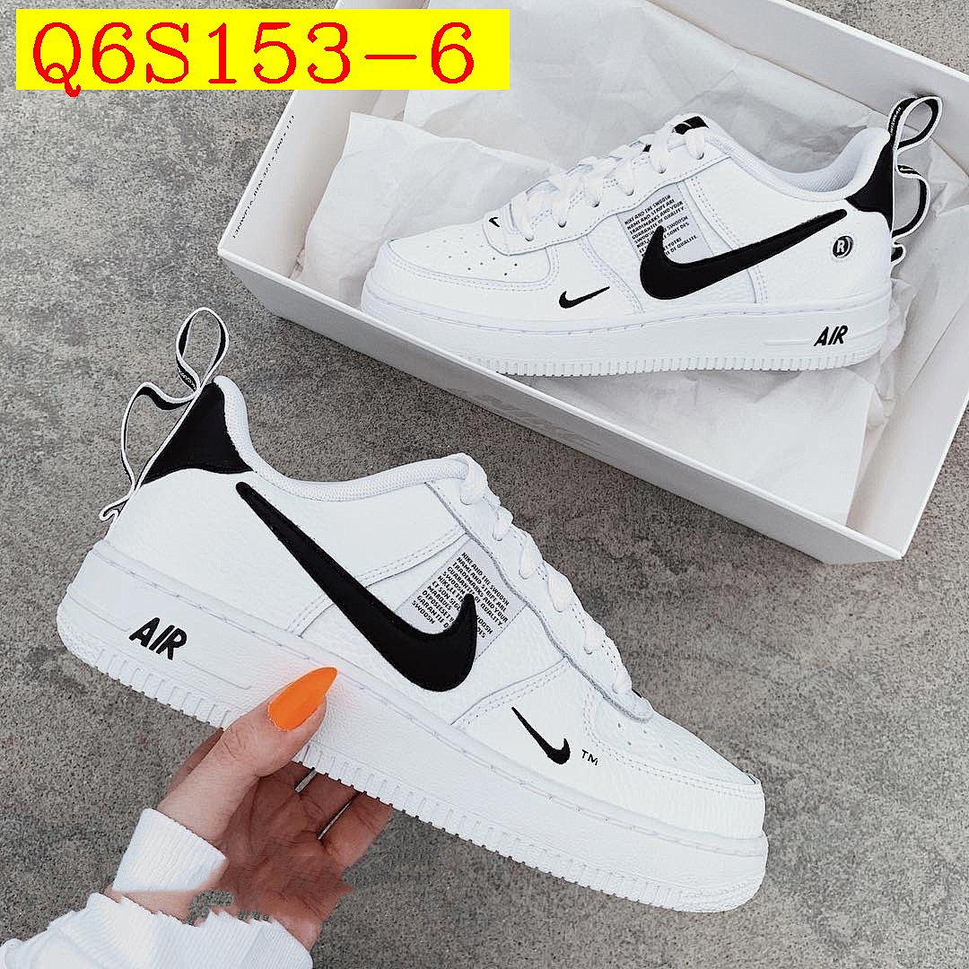 8582-T   41.9$ Nike Air Force 1