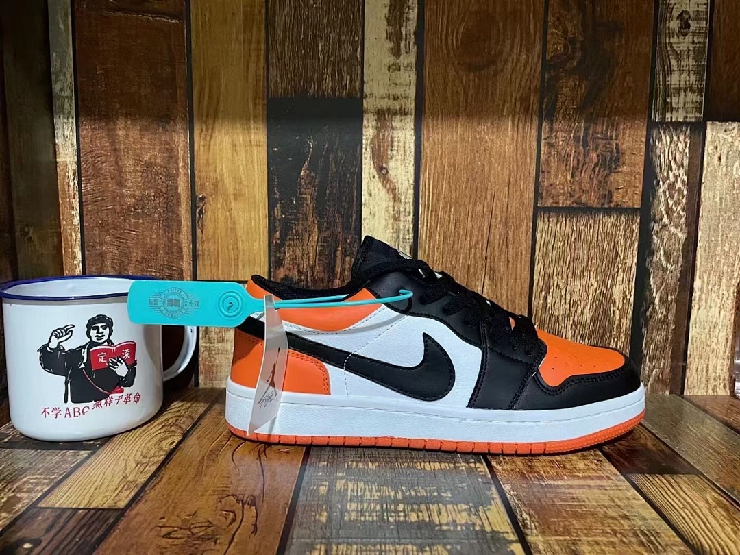Nike Air Jordan 1 Low · 4689 — תמונה 4