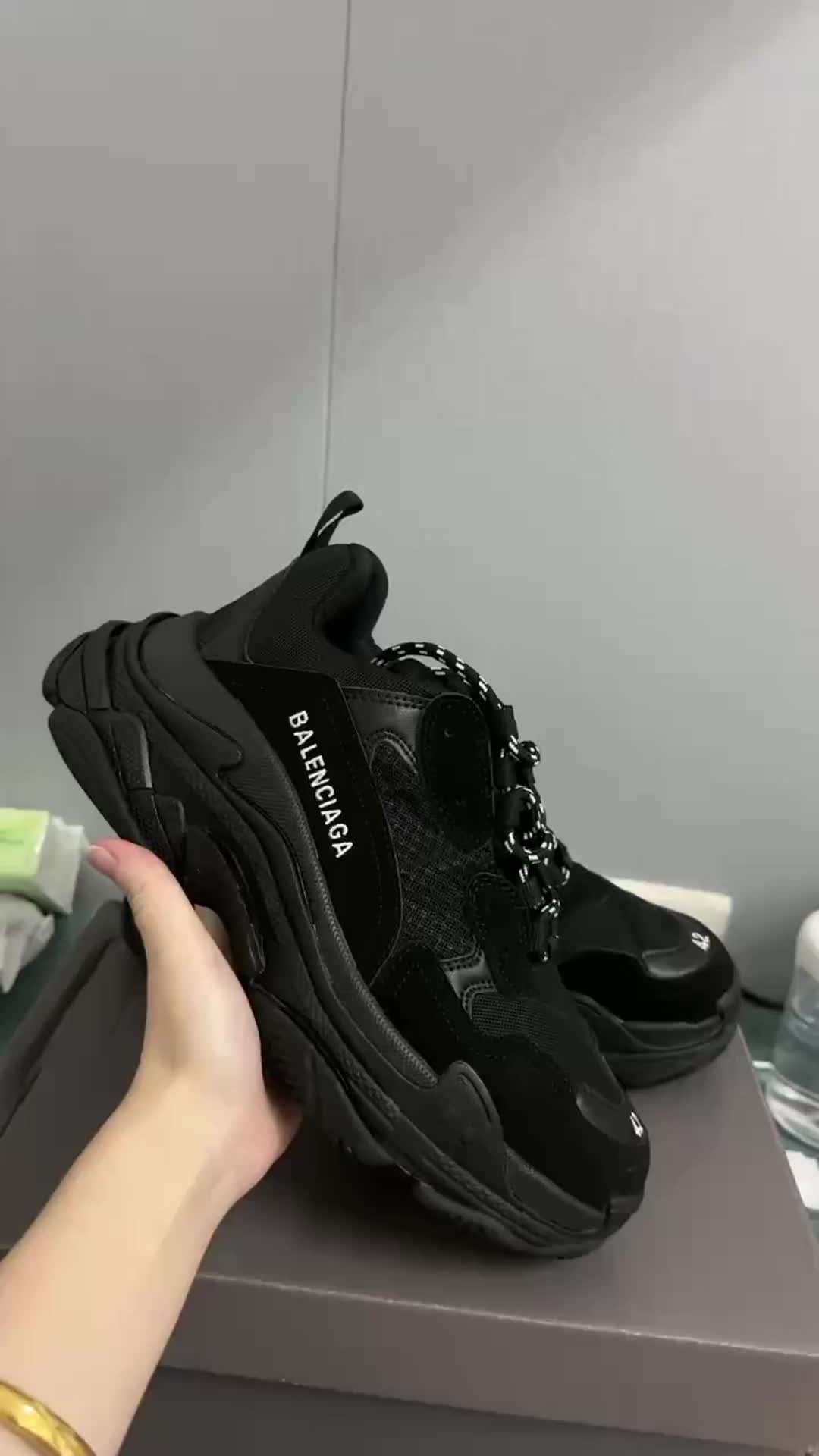 Balenciaga Triple S · 5013 — תמונה 2