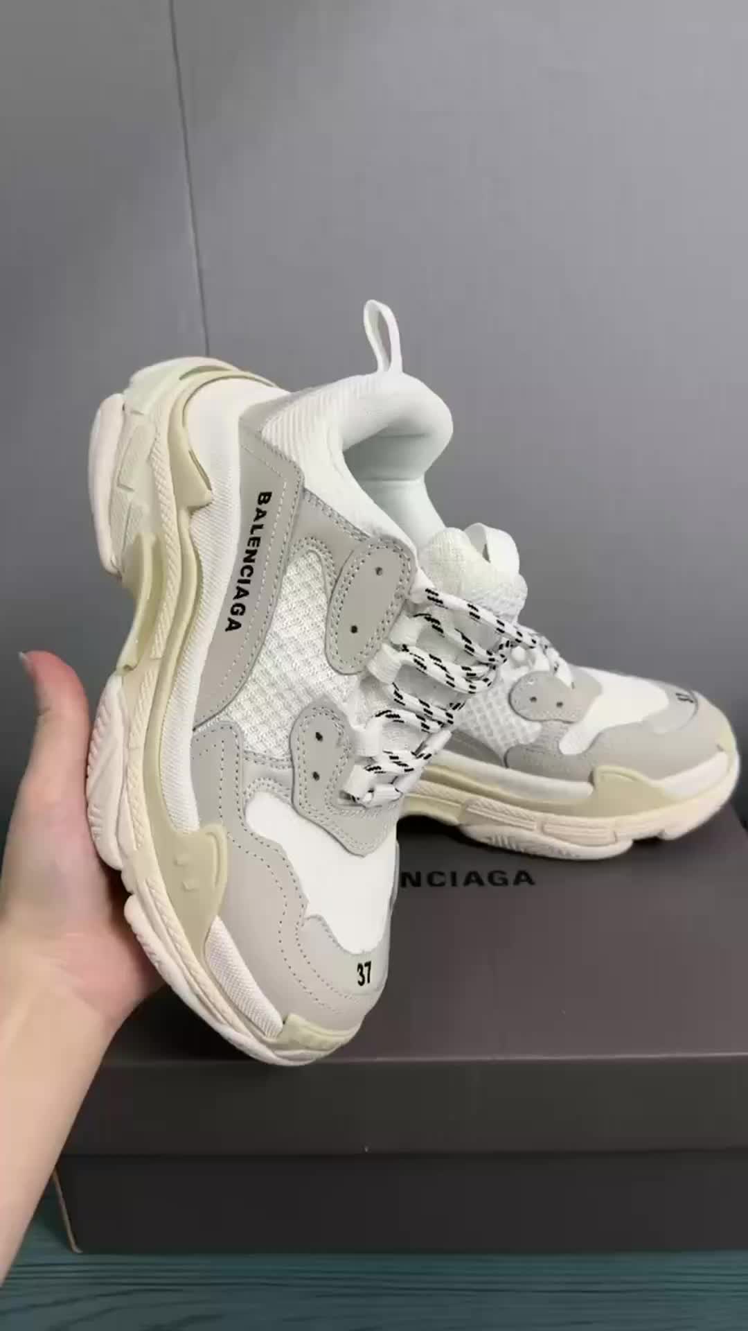 Balenciaga Triple S · 5013 — תמונה 3