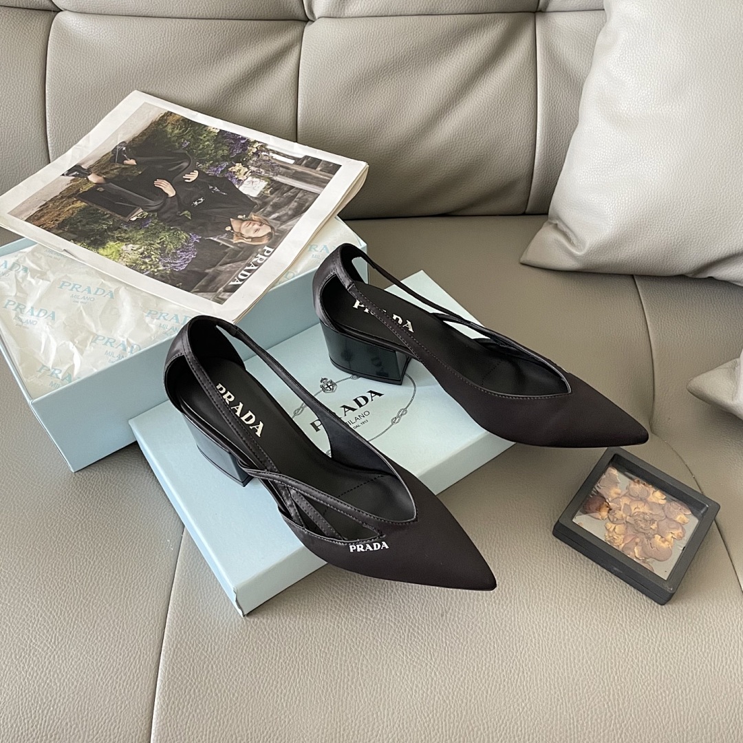 Prada Spazzolato Triangle Logo Slingback · 5439 — תמונה 43