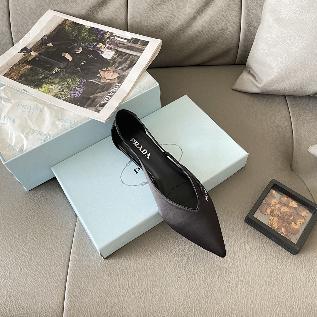 Prada Spazzolato Triangle Logo Slingback · 5439 — תמונה 32