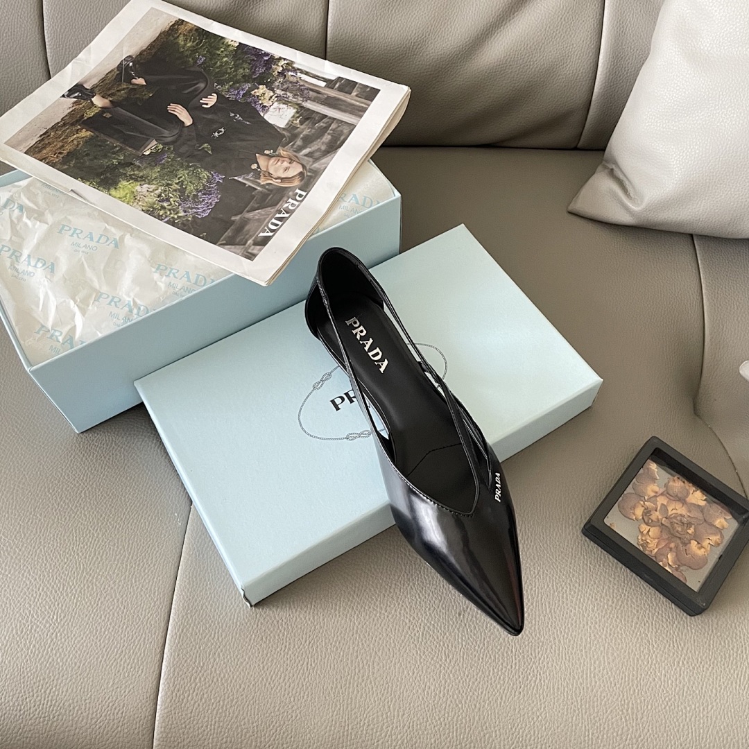 Prada Spazzolato Triangle Logo Slingback · 5439 — תמונה 44