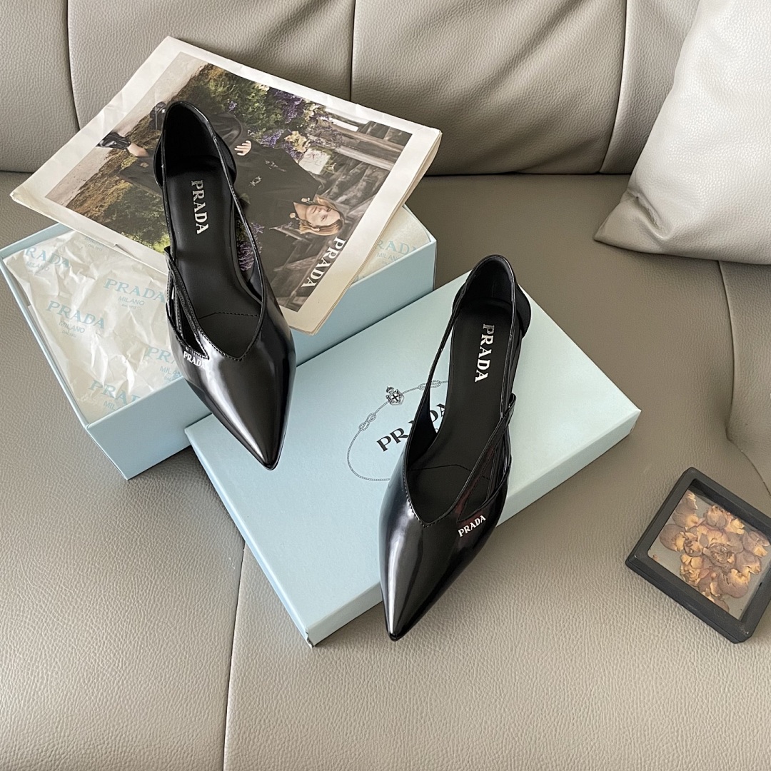 Prada Spazzolato Triangle Logo Slingback · 5439 — תמונה 45