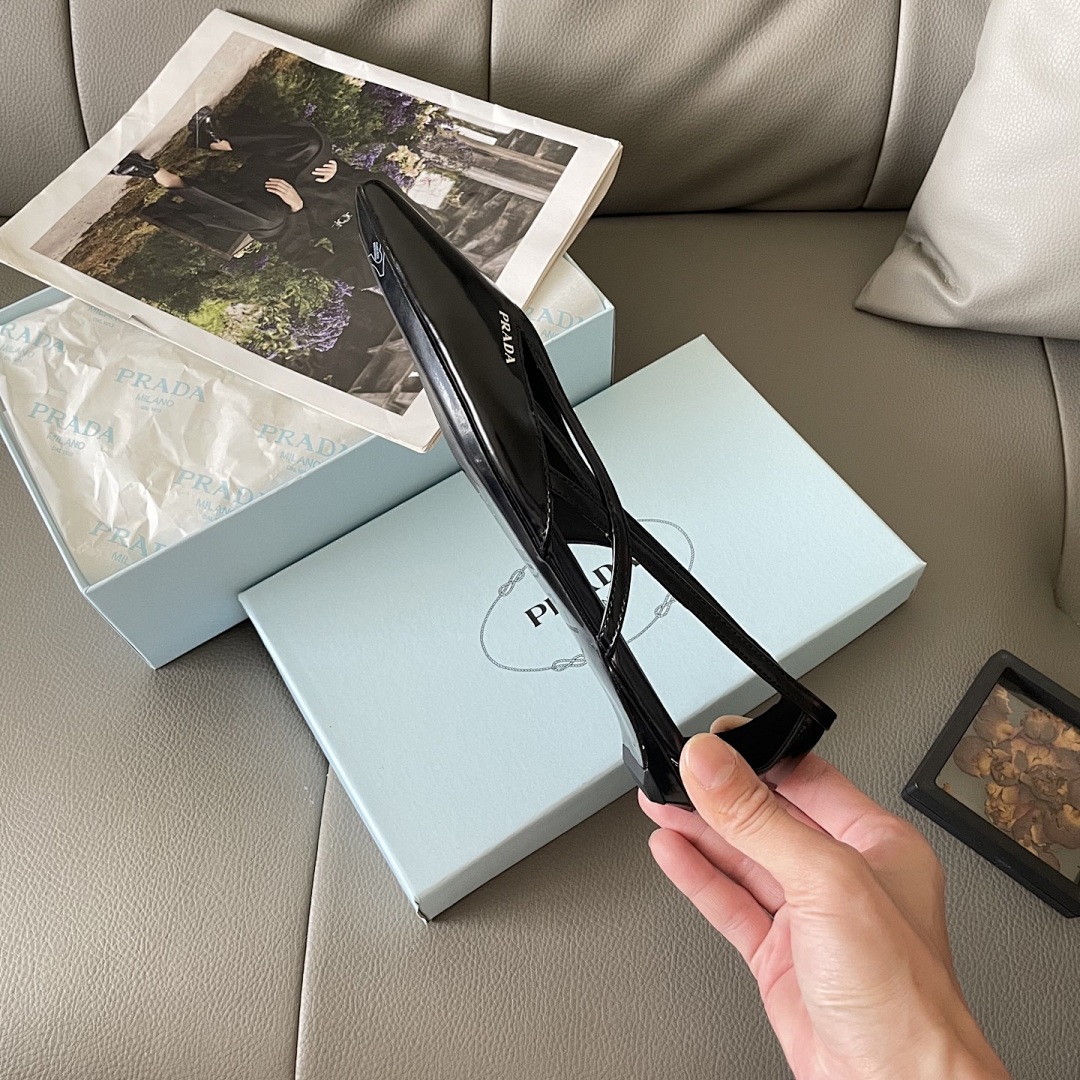 Prada Spazzolato Triangle Logo Slingback · 5439 — תמונה 49