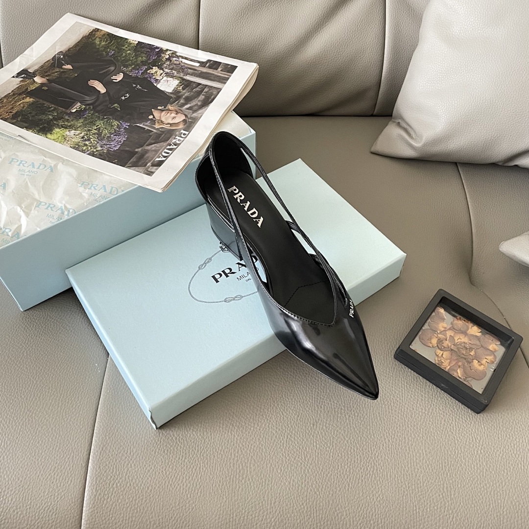 Prada Spazzolato Triangle Logo Slingback · 5439 — תמונה 53