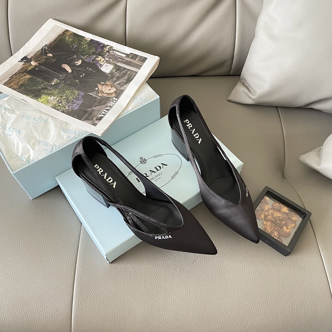 Prada Spazzolato Triangle Logo Slingback · 5439 — תמונה 38