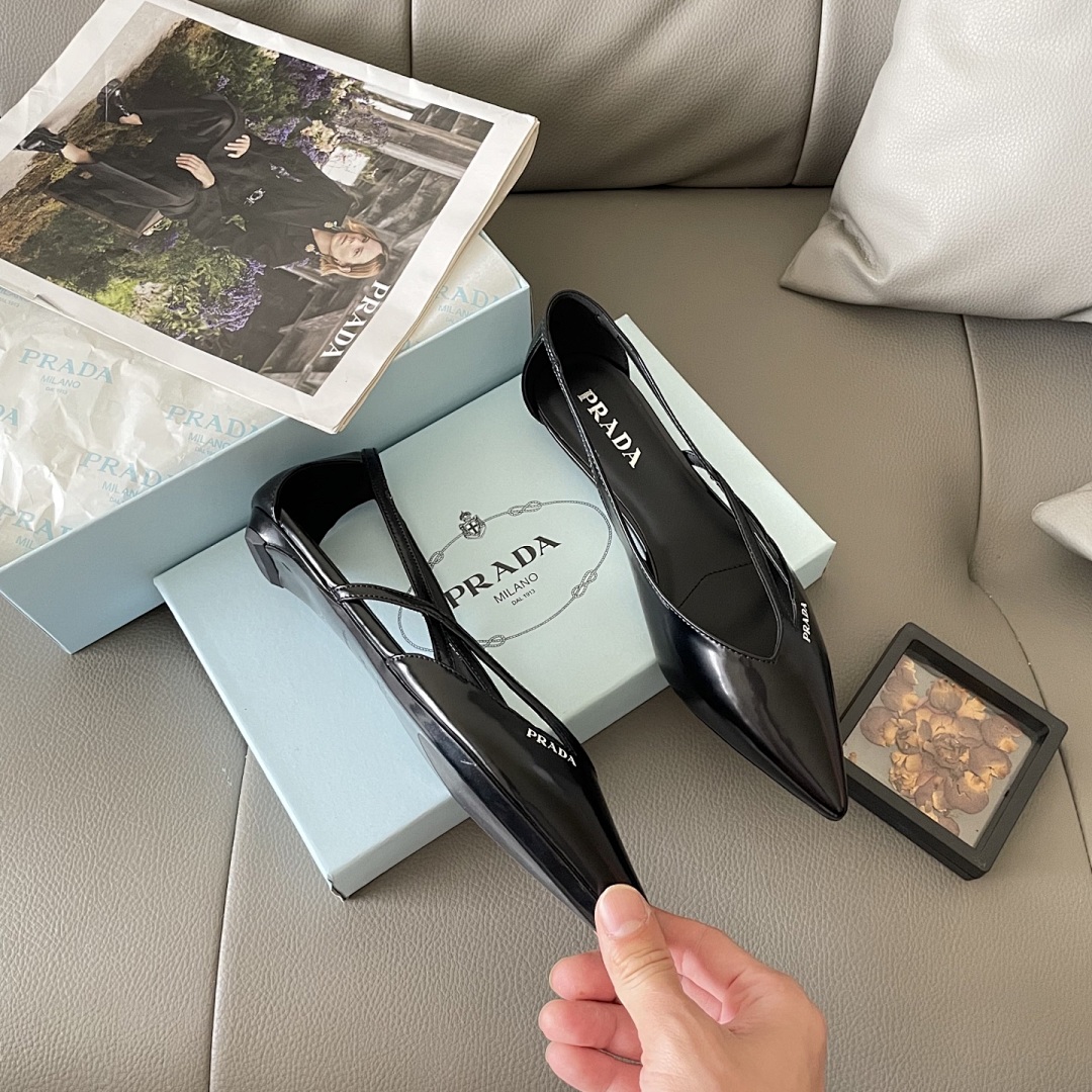Prada Spazzolato Triangle Logo Slingback · 5439 — תמונה 51