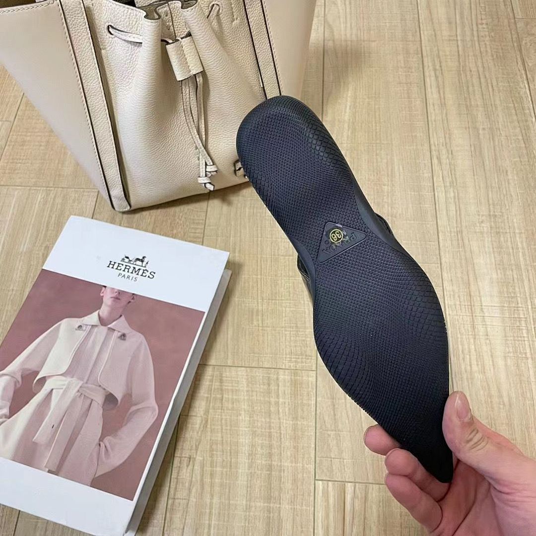 Prada Slingback Pumps · 3647 — תמונה 12