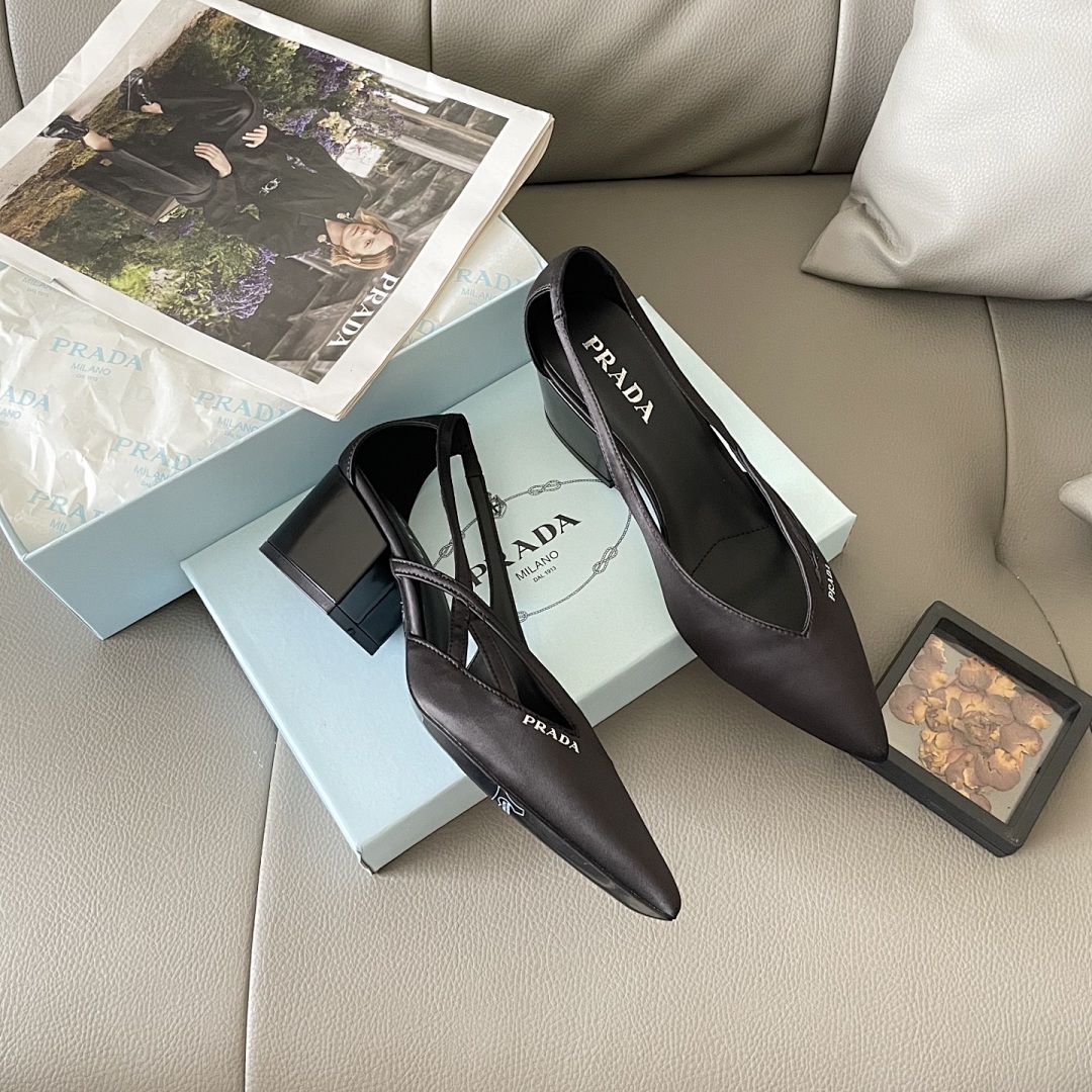 Prada Spazzolato Triangle Logo Slingback · 5439 — תמונה 39