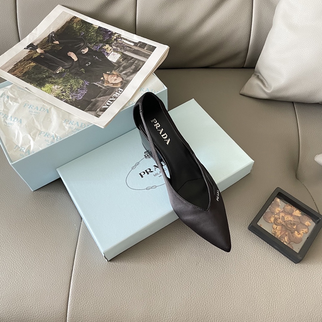 Prada Spazzolato Triangle Logo Slingback · 5439 — תמונה 42
