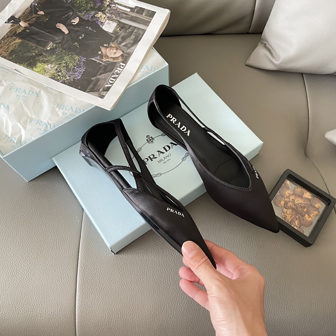 Prada Spazzolato Triangle Logo Slingback · 5439 — תמונה 30