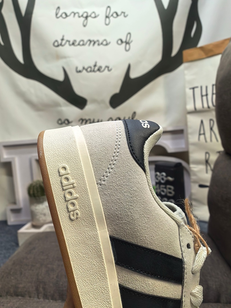 adidas WA65870