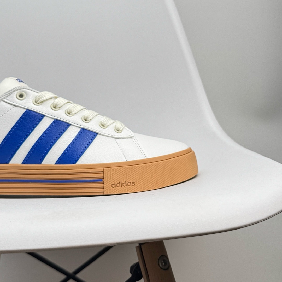 adidas WA68412