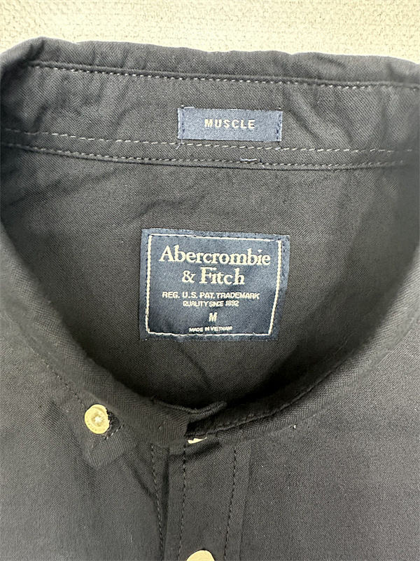Abercrombie & Fitch — חולצה מכופתרת · A604 — תמונה 17