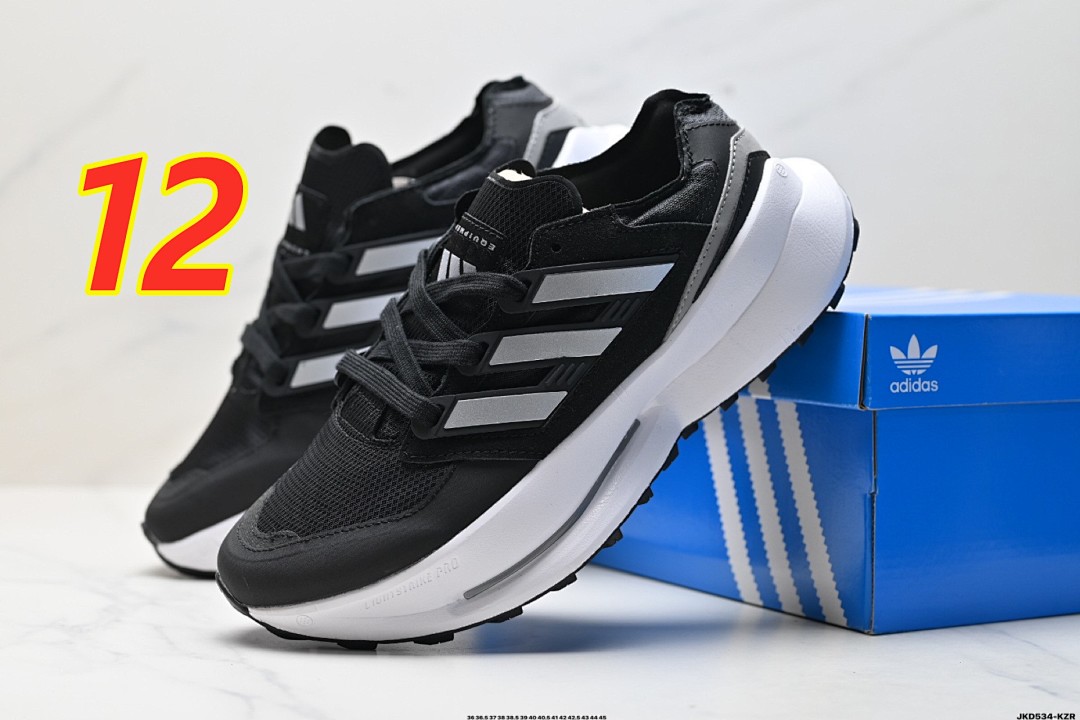 Adidas — סניקרס · 5416
