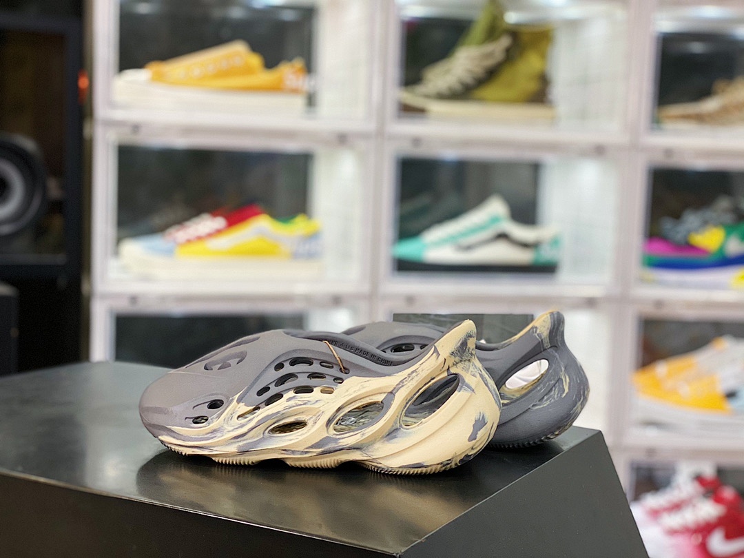 Adidas Yeezy Foam RNNR MXT Moon · 3461 — תמונה 26