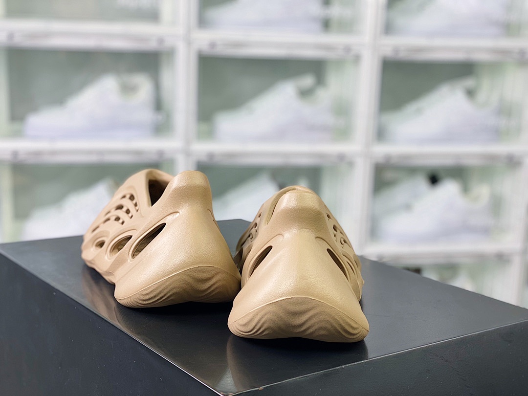 Adidas Yeezy Foam RNNR MXT Moon · 3461 — תמונה 13