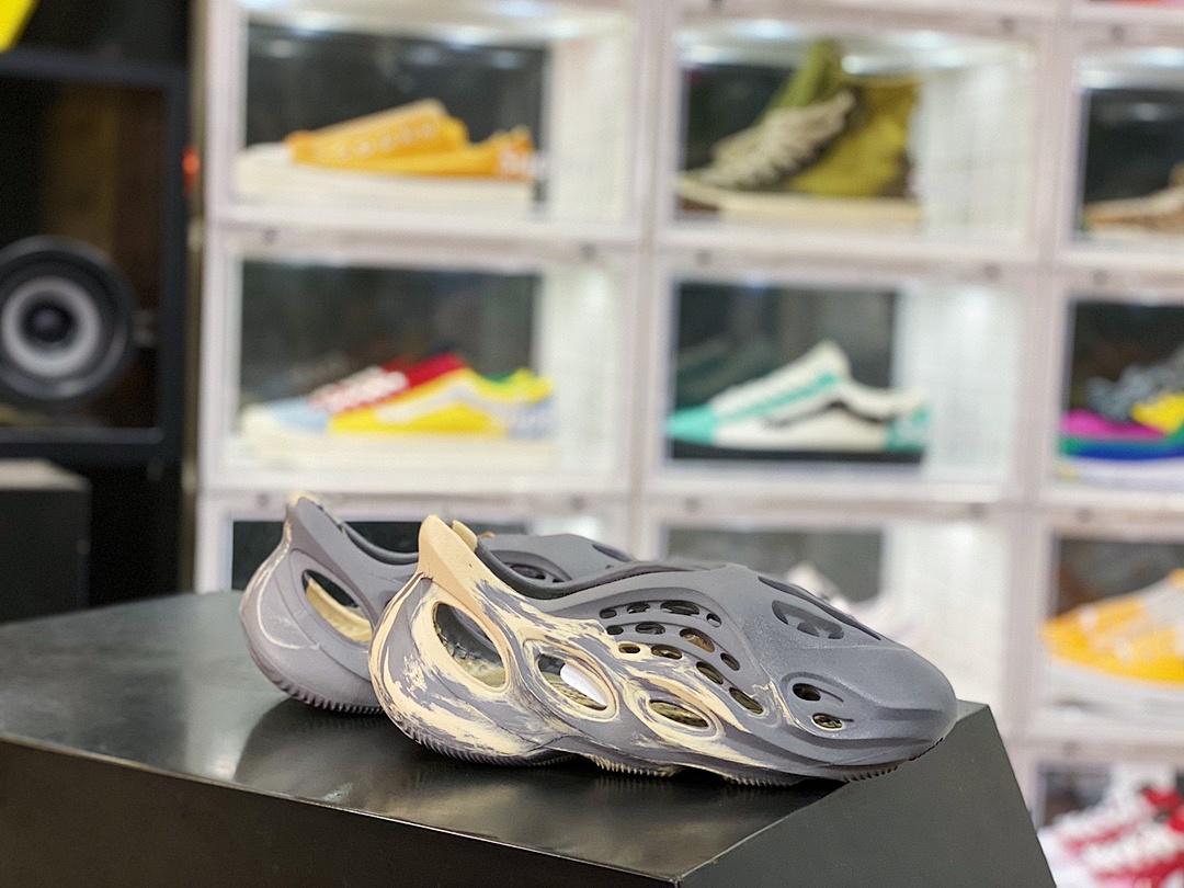 Adidas Yeezy Foam RNNR MXT Moon · 3461 — תמונה 27