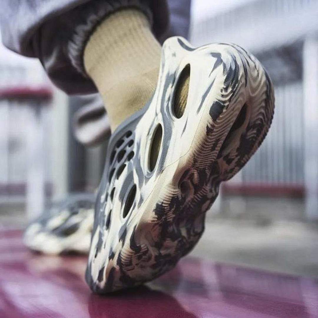 Adidas Yeezy Foam RNNR MXT Moon · 3461 — תמונה 31