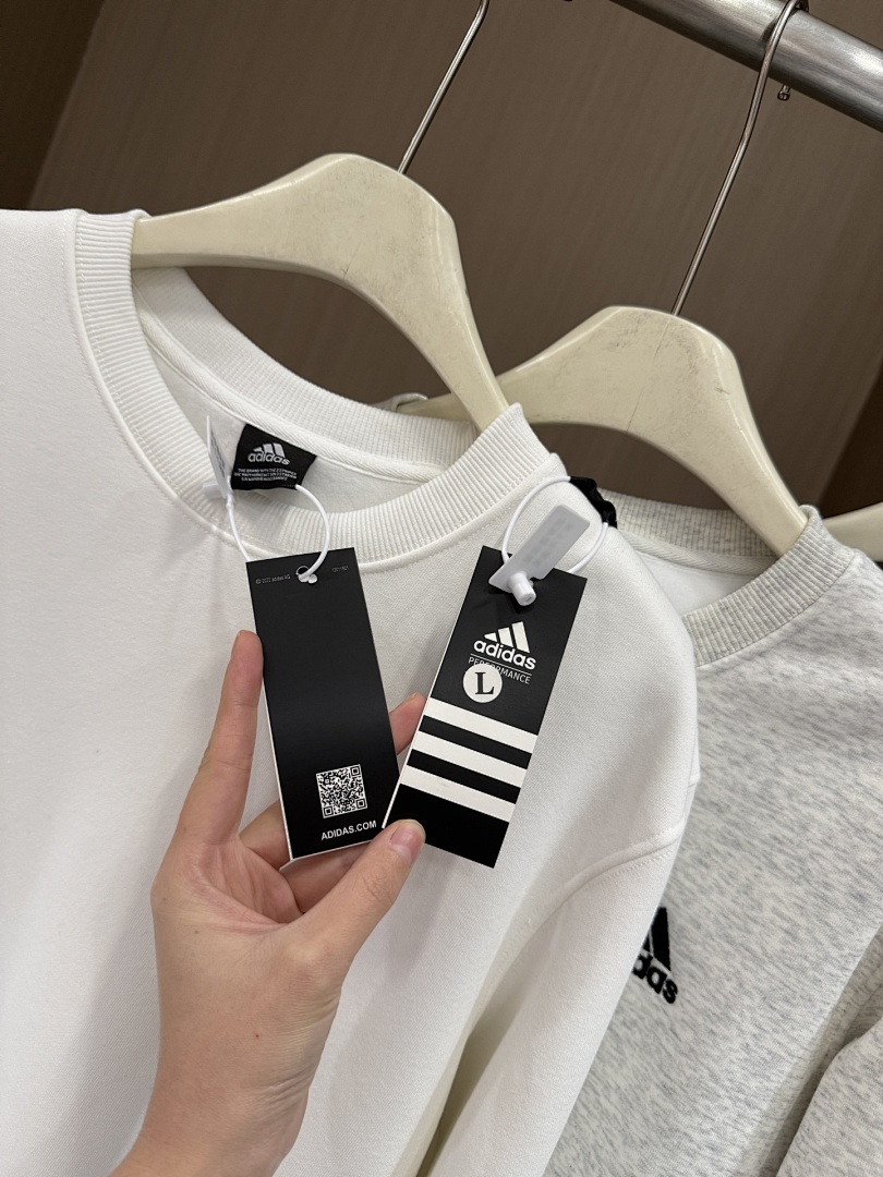 Adidas — סווטשירט · A2825 — תמונה 26