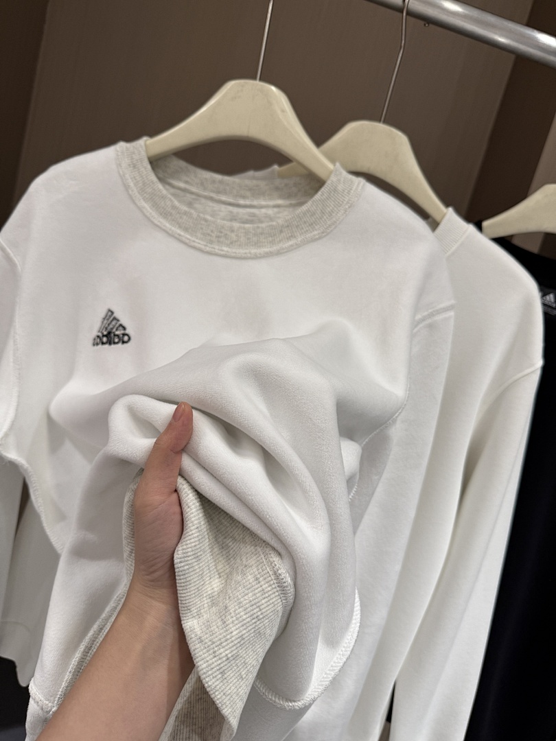 Adidas — סווטשירט · A2825 — תמונה 30