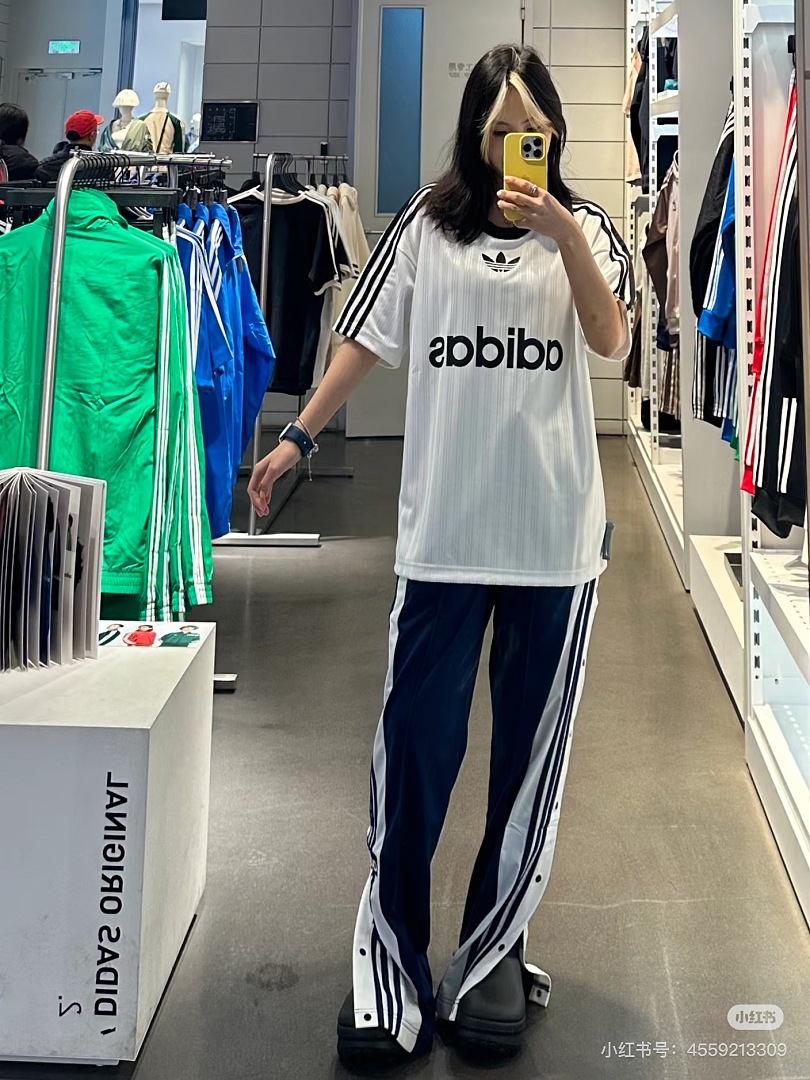Adidas Adicolor Tee · A3255 — תמונה 14