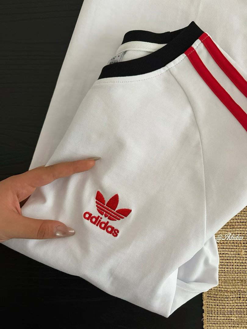 Adidas Adicolor Classics 3-Stripes Tee · A3079 — תמונה 17