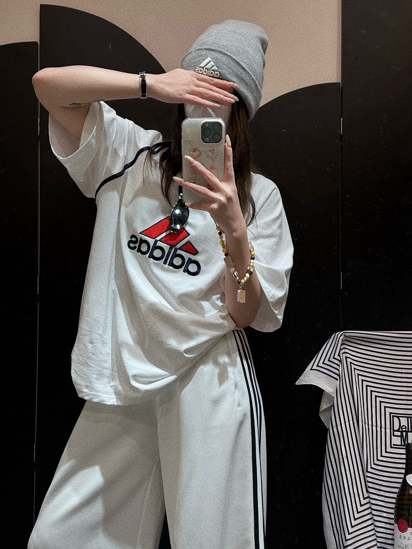 Adidas Badge of Sport Tee · A3254 — תמונה 11