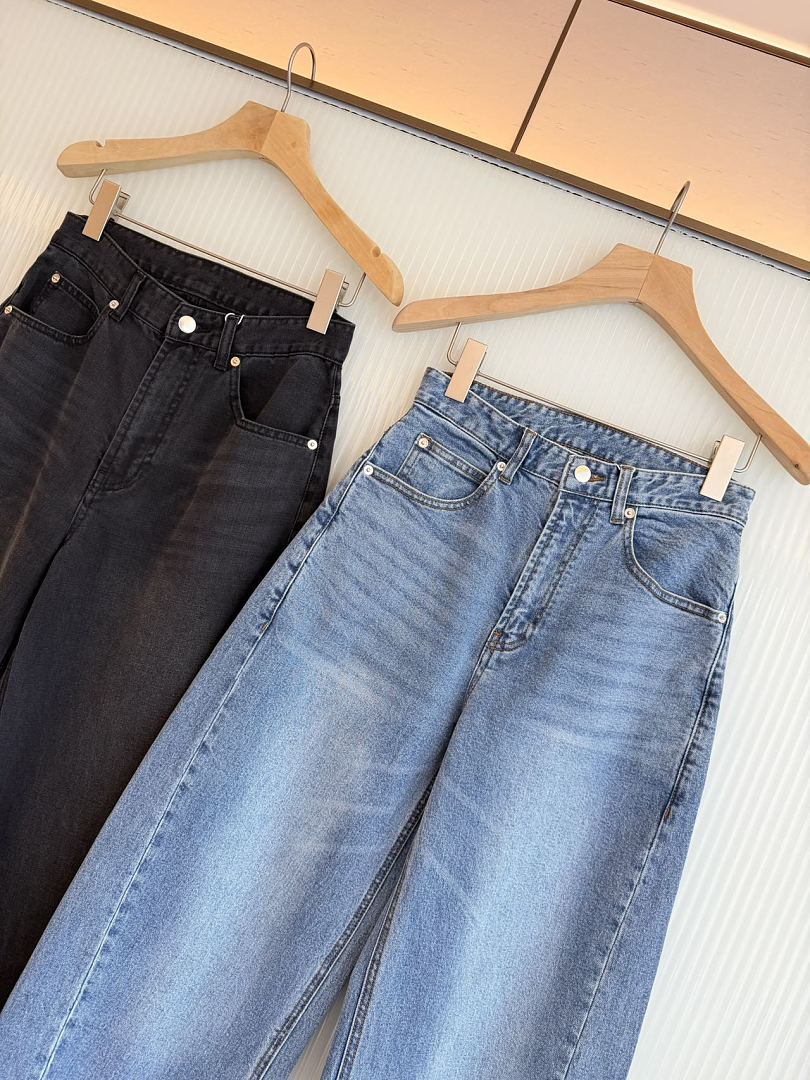 Alexander Wang Crystal Cursive Logo Blow Up · A3337 — תמונה 34