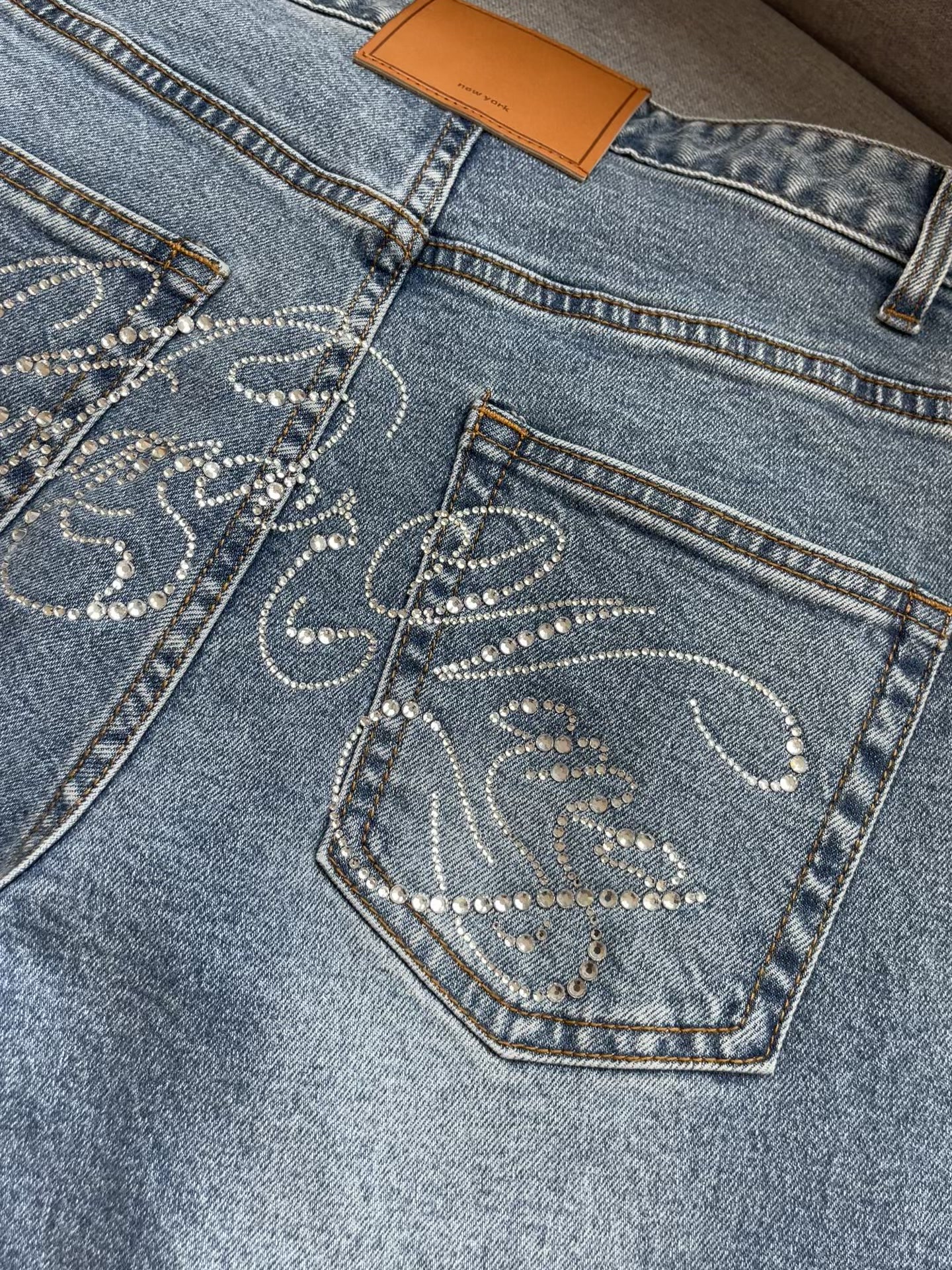 Alexander Wang Crystal Cursive Logo Blow Up · A3337 — תמונה 4